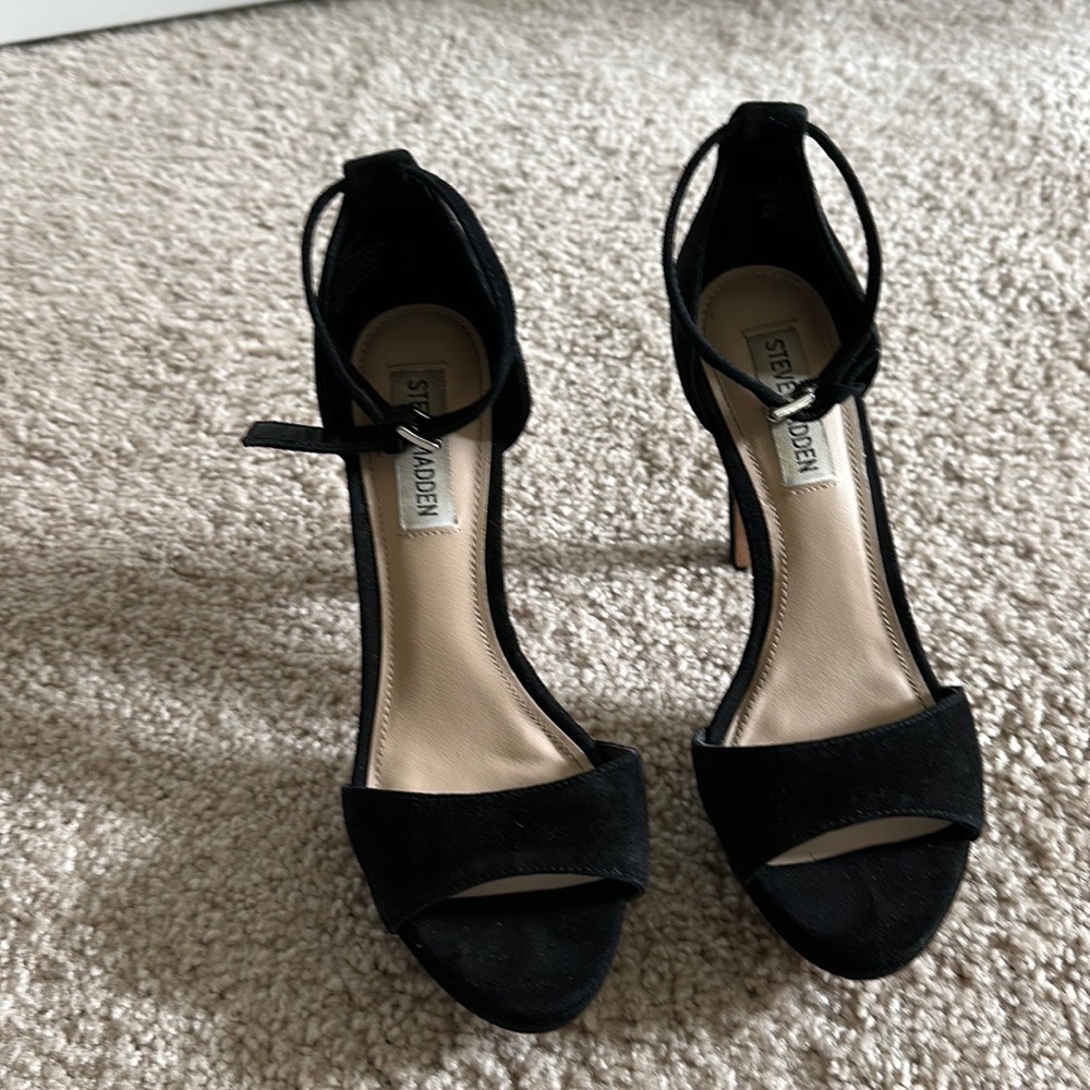 Black Steve Madden platform heels